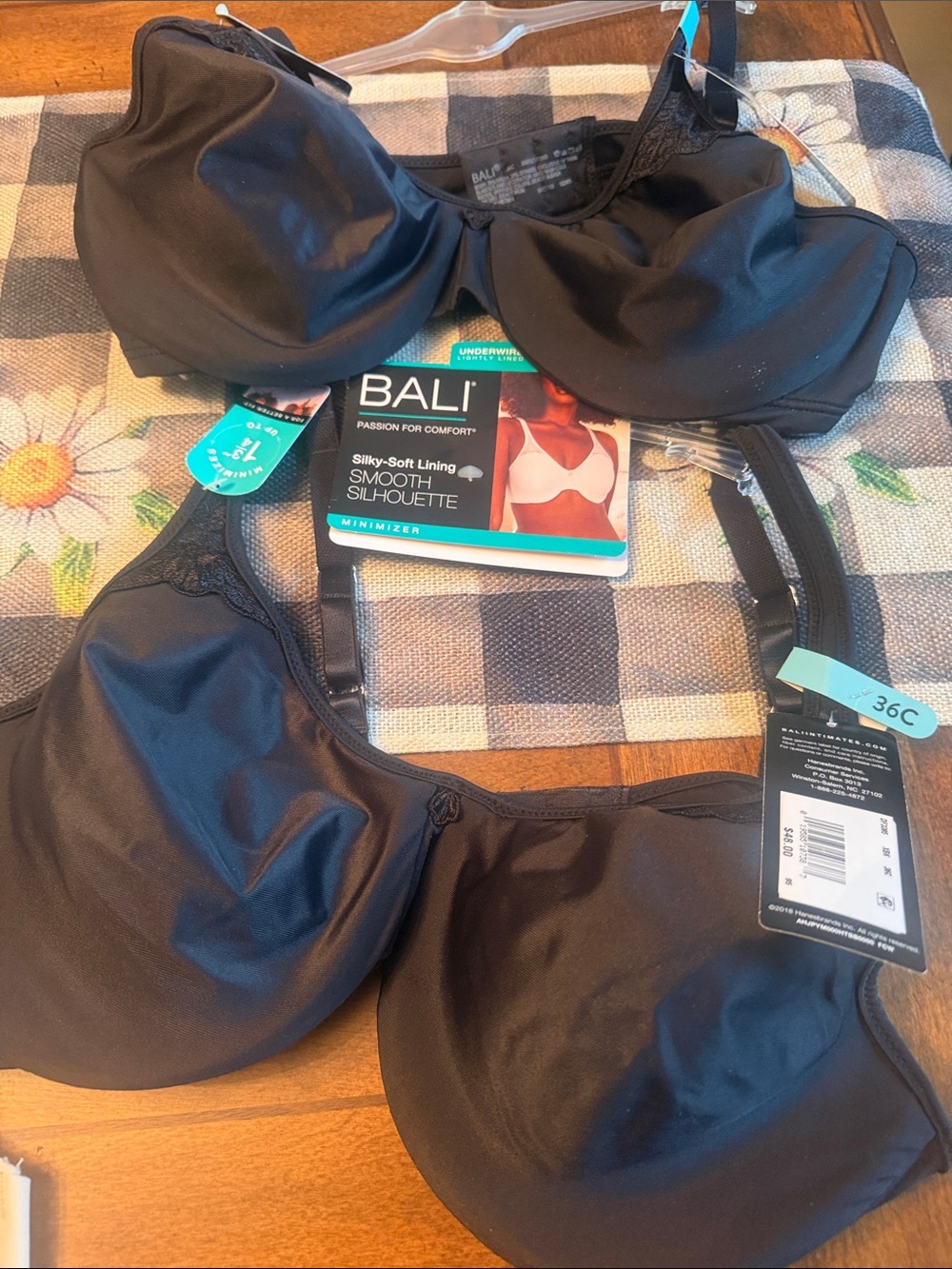 Bali Smooth Silhouette Minimizer Bra - Black